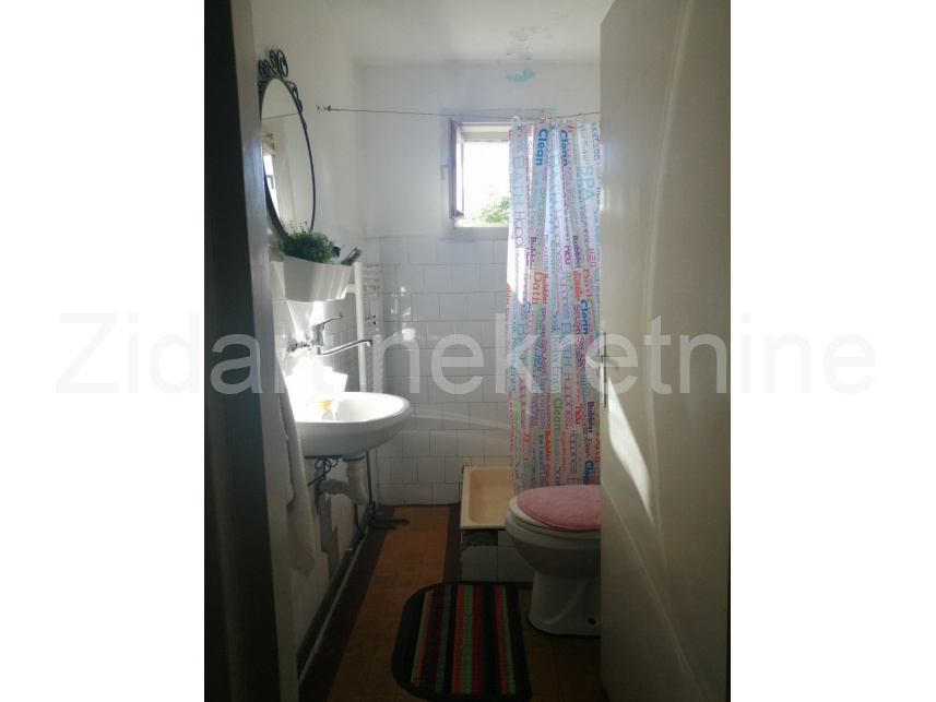 Будинок, 1313 м², 95 000$ — FAKTOR